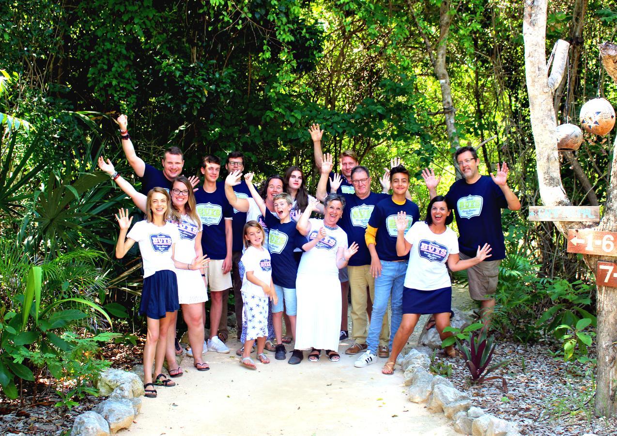 Camp Akumal - Hosted Family Bungalows Exterior photo